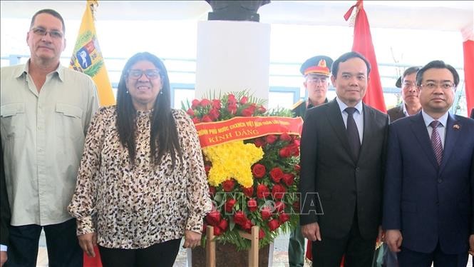 Venezuela trân trọng di sản của Chủ tịch Hồ Chí Minh Venezuela trân trọng di sản của Chủ tịch Hồ Chí Minh