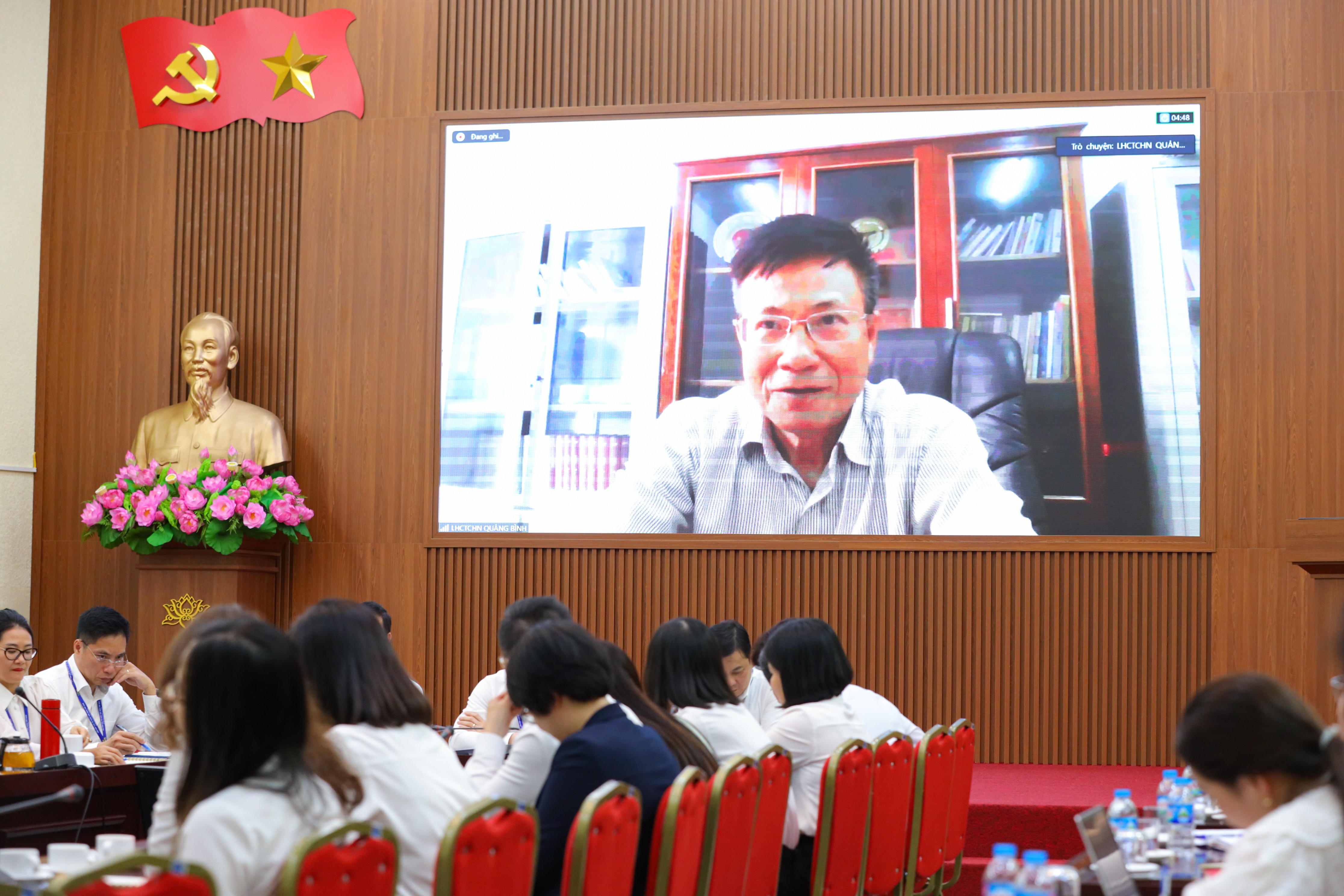 Ông Lương Ngọc Bính, Chủ tịch Liên hiệp các tổ chức hữu nghị tỉnh Quảng Bình phát biểu tại điểm cầu Quảng Bình. (Ảnh: Đinh Hòa) Ông Lương Ngọc Bính, Chủ tịch Liên hiệp các tổ chức hữu nghị tỉnh Quảng Bình phát biểu tại điểm cầu Quảng Bình. (Ảnh: Đinh Hòa)