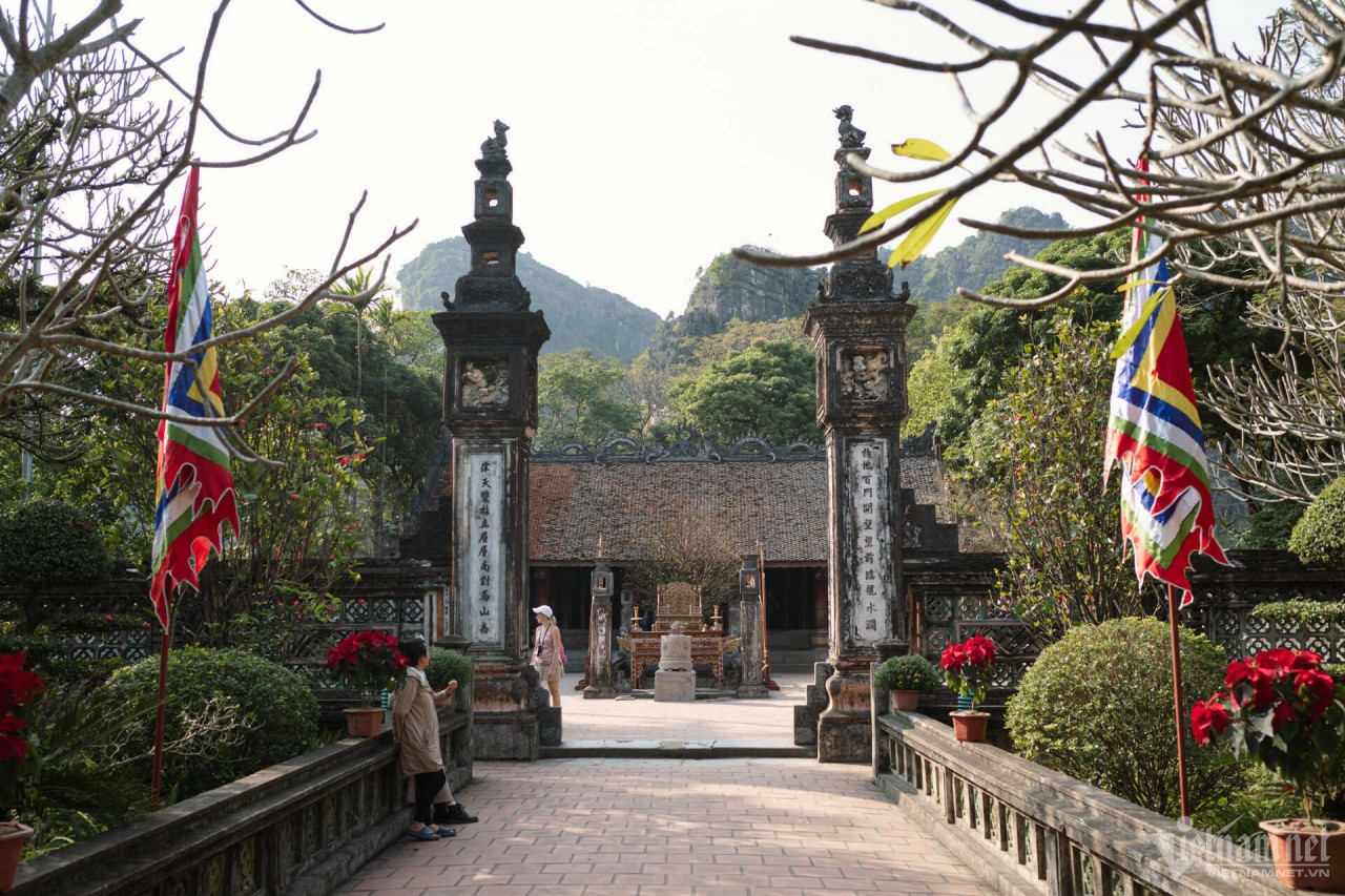 Visit The Sacred Dinh Tien Hoang King Temple In Ninh Binh Visit The Sacred Dinh Tien Hoang King Temple In Ninh Binh
