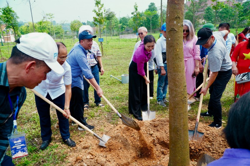 Gần 70 đại biểu kiều bào dự Giỗ Tổ Hùng Vương - Lễ hội Đền Hùng 2024 Gần 70 đại biểu kiều bào dự Giỗ Tổ Hùng Vương - Lễ hội Đền Hùng 2024