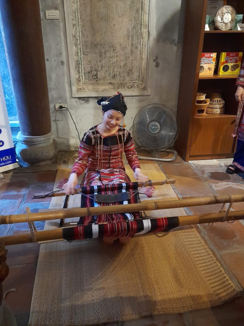 Đưa thổ cẩm Xí Thoại tới gần hơn với người dân Thủ đô Đưa thổ cẩm Xí Thoại tới gần hơn với người dân Thủ đô