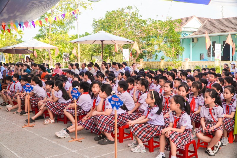 Zhi-Shan Foundation bàn giao 125 tủ sách cho 13 trường mầm non và tiểu học trên địa bàn huyện Phú Lộc, Huế Zhi-Shan Foundation bàn giao 125 tủ sách cho 13 trường mầm non và tiểu học trên địa bàn huyện Phú Lộc, Huế