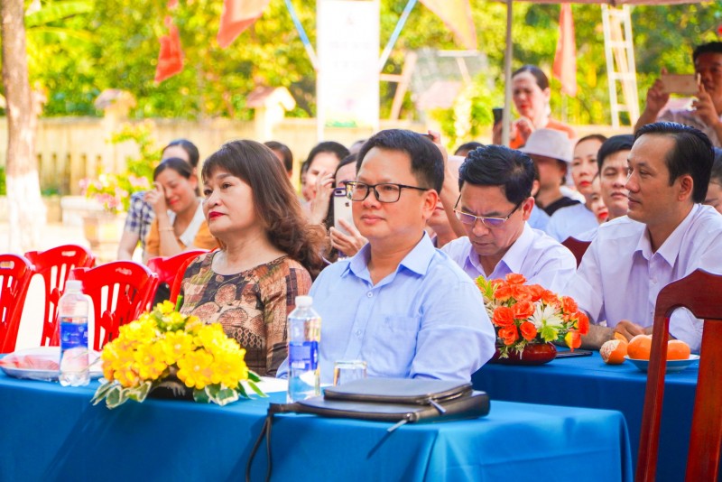 Zhi-Shan Foundation bàn giao 125 tủ sách cho 13 trường mầm non và tiểu học trên địa bàn huyện Phú Lộc, Huế Zhi-Shan Foundation bàn giao 125 tủ sách cho 13 trường mầm non và tiểu học trên địa bàn huyện Phú Lộc, Huế