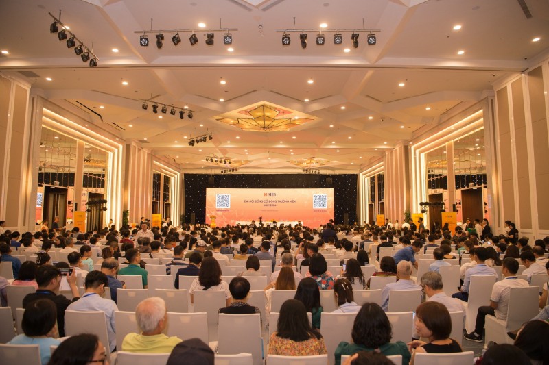 Chủ tịch SHB Đỗ Quang Hiển: Thị giá cổ phiếu cao hay thấp phụ thuộc vào khẩu vị nhà đầu tư Chủ tịch SHB Đỗ Quang Hiển: Thị giá cổ phiếu cao hay thấp phụ thuộc vào khẩu vị nhà đầu tư