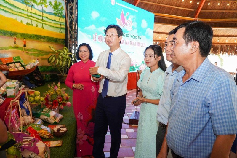 30 hoạt động nổi bật tại Lễ hội Sen Đồng Tháp lần thứ II 30 hoạt động nổi bật tại Lễ hội Sen Đồng Tháp lần thứ II