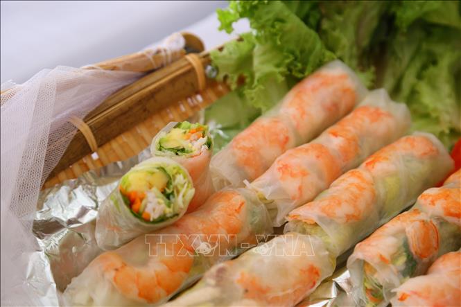 Đem hương vị nem cuốn Việt đến với bạn bè quốc tế ở châu Phi Chú thích ảnh