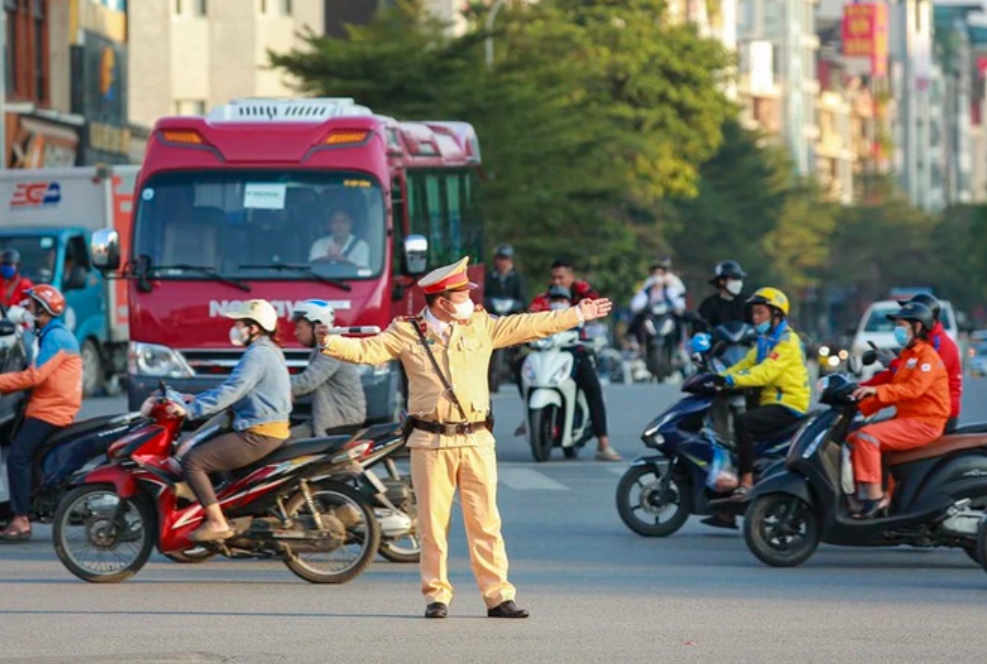 CSGT Hà Nội tăng cường điều tiết giao thông dịp lễ 30/4 CSGT Hà Nội tăng cường điều tiết giao thông dịp lễ 30/4