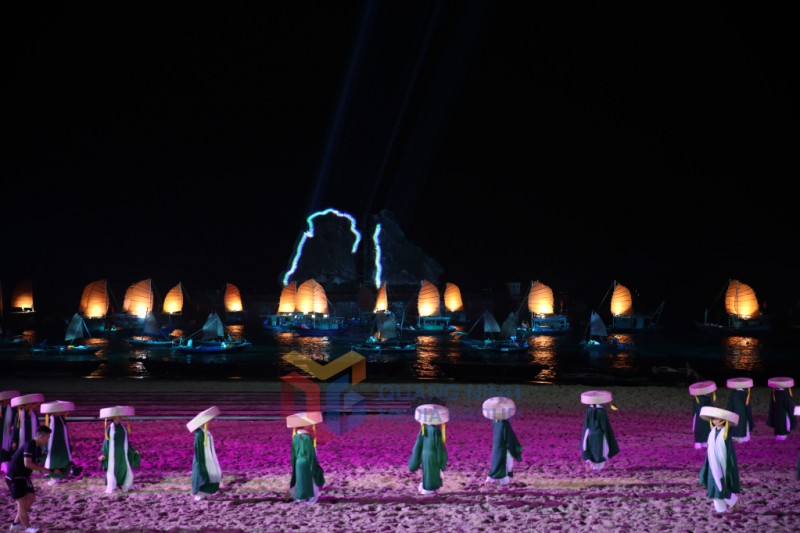 Rực rỡ đêm tổng duyệt Carnaval Hạ Long 2024 Rực rỡ đêm tổng duyệt Carnaval Hạ Long 2024
