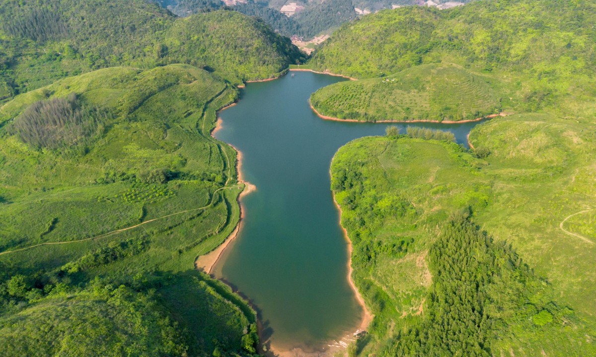 Discover The Dreamy Sam Tang Lake In Hoa Binh Discover The Dreamy Sam Tang Lake In Hoa Binh