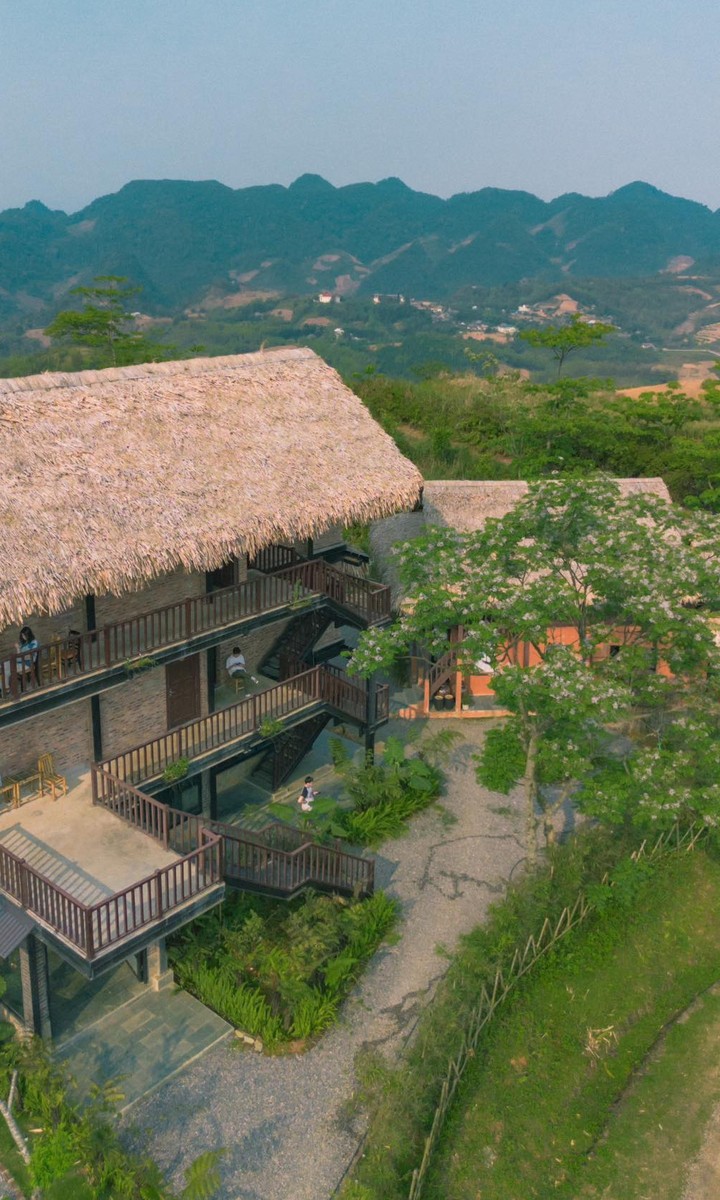 Discover The Dreamy Sam Tang Lake In Hoa Binh Discover The Dreamy Sam Tang Lake In Hoa Binh