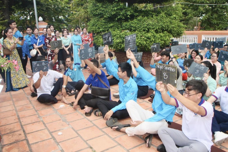 Sinh viên Lào, Campuchia, Việt Nam giao lưu, tìm hiểu văn hoá, ẩm thực Sinh viên Lào, Campuchia, Việt Nam giao lưu, tìm hiểu văn hoá, ẩm thực