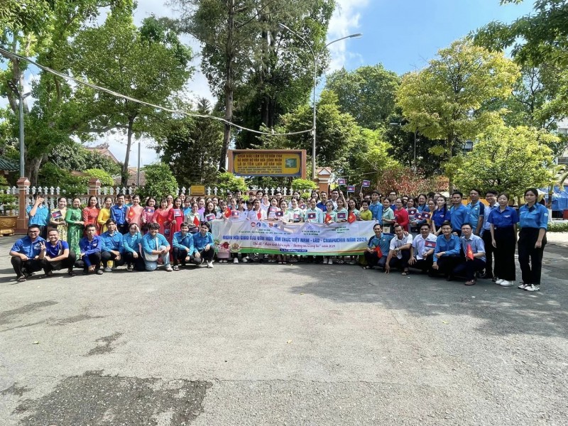 Sinh viên Lào, Campuchia, Việt Nam giao lưu, tìm hiểu văn hoá, ẩm thực Sinh viên Lào, Campuchia, Việt Nam giao lưu, tìm hiểu văn hoá, ẩm thực