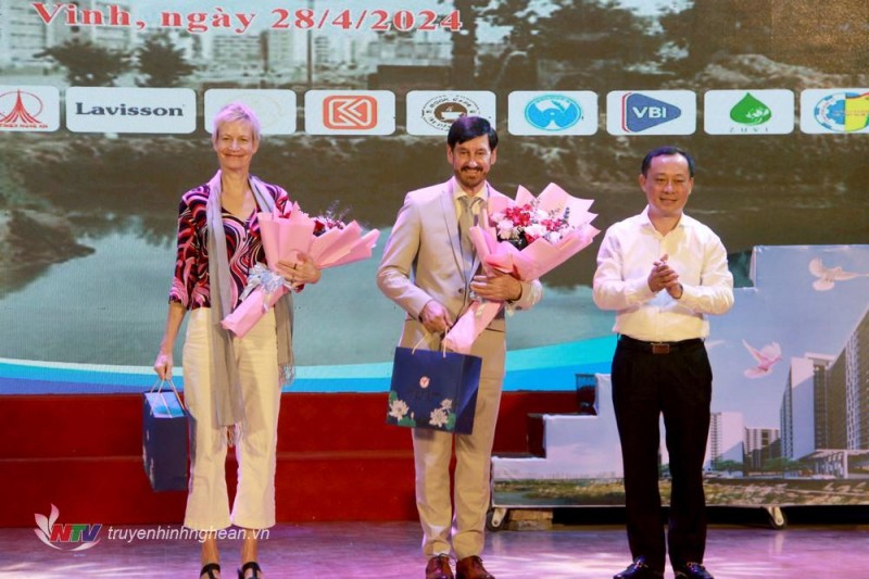 Nghệ An tri ân những chuyên gia Đức đã tham gia tái thiết thành phố Vinh Nghệ An tri ân những chuyên gia Đức đã tham gia tái thiết thành phố Vinh