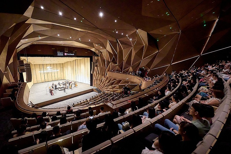 Orchestra of Royal Opera of Versailles (France) Satisfies Classical Music Lovers Orchestra of Royal Opera of Versailles (France) Satisfies Classical Music Lovers