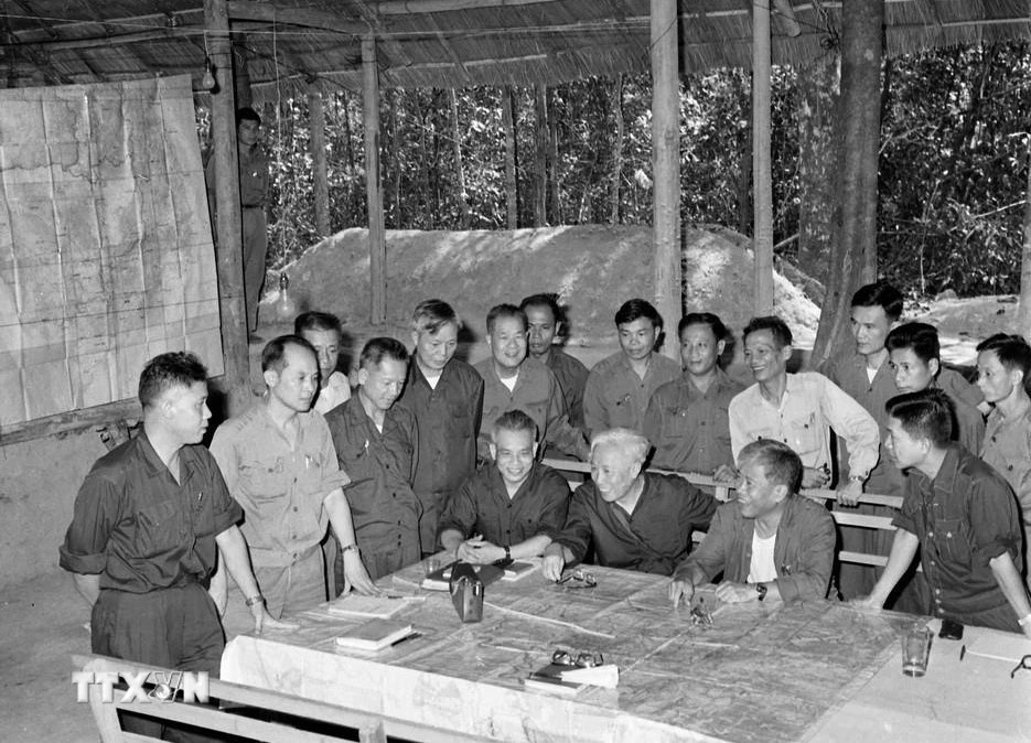 Chiến dịch Hồ Chí Minh - Đỉnh cao thắng lợi của cách mạng Việt Nam Chiến dịch Hồ Chí Minh - Đỉnh cao thắng lợi của cách mạng Việt Nam