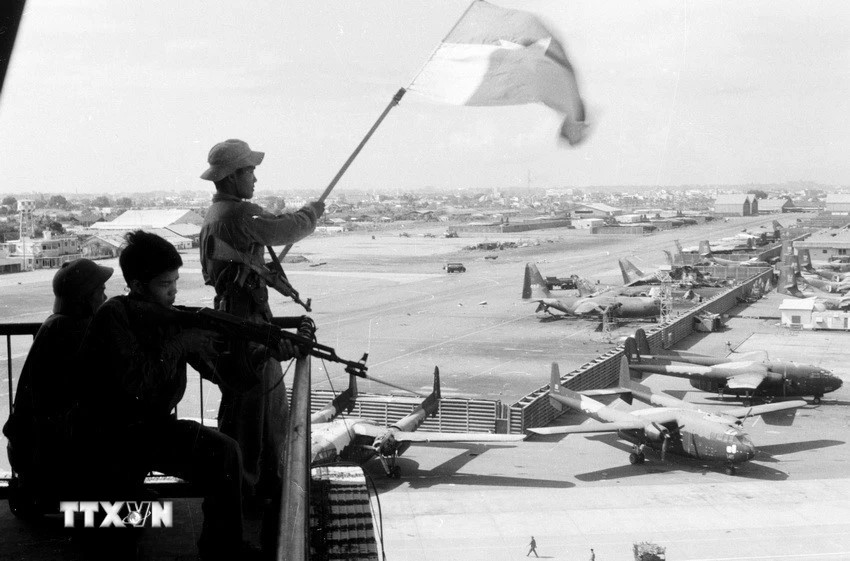 Chiến dịch Hồ Chí Minh - Đỉnh cao thắng lợi của cách mạng Việt Nam Chiến dịch Hồ Chí Minh - Đỉnh cao thắng lợi của cách mạng Việt Nam