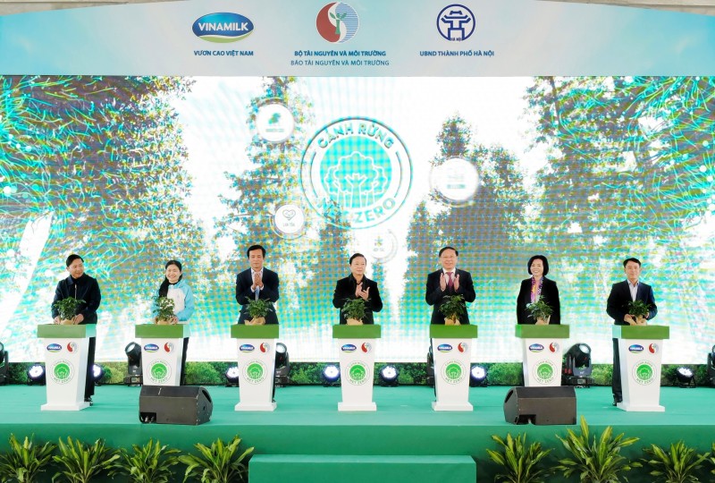 Công bố thêm 1 nhà máy đạt trung hòa carbon, Vinamilk tiến nhanh trên hành trình đến Net Zero Công bố thêm 1 nhà máy đạt trung hòa carbon, Vinamilk tiến nhanh trên hành trình đến Net Zero