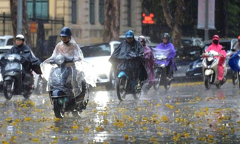 The weak cold spell brings rain, helping to break the early summer heat that has baked northern and central regions for the past few days. The weak cold spell brings rain, helping to break the early summer heat that has baked northern and central regions for the past few days.