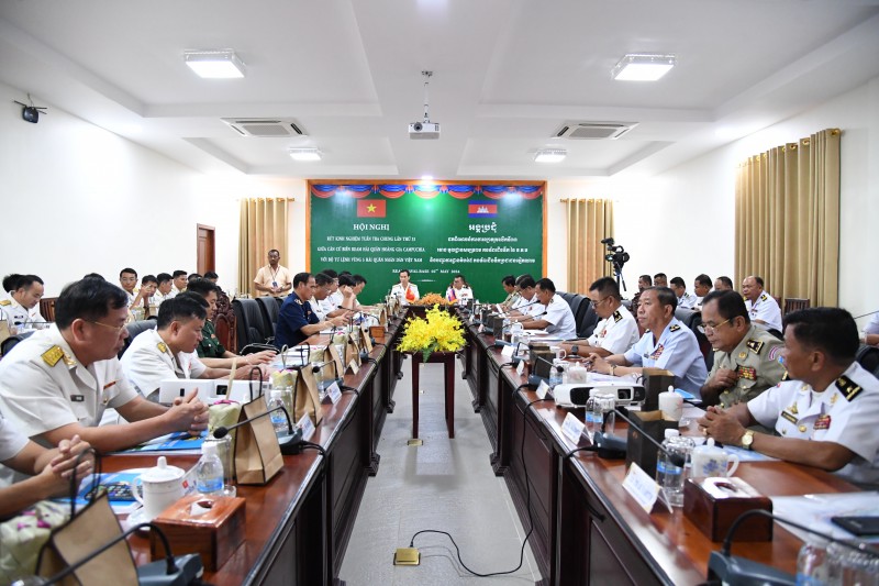 Hải quân Việt Nam-Campuchia sẽ phối hợp tuyên truyền, vận động ngư dân chấp hành nghiêm quy định khai thác hải sản Hải quân Việt Nam-Campuchia sẽ phối hợp tuyên truyền, vận động ngư dân chấp hành nghiêm quy định khai thác hải sản