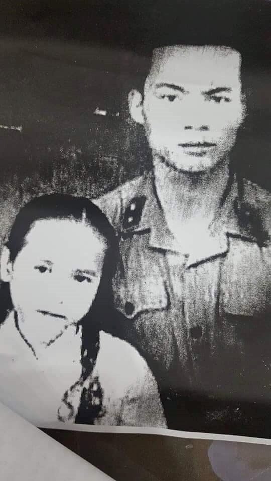Kỷ vật hòa bình 1.buc-anh-anh-bo-doi-rich-luttre-trao-tra.jpg