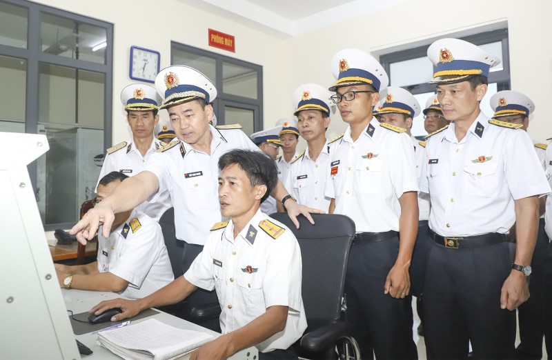 Hải quân nhân dân Việt Nam - 69 năm hành trình giữ biển Hải quân nhân dân Việt Nam - 69 năm hành trình giữ biển