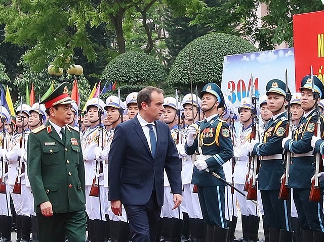 Vietnam And France Ink Deal to Strengthen Defense Cooperation Vietnam And France Sign Deal to Strengthen Defense Cooperation