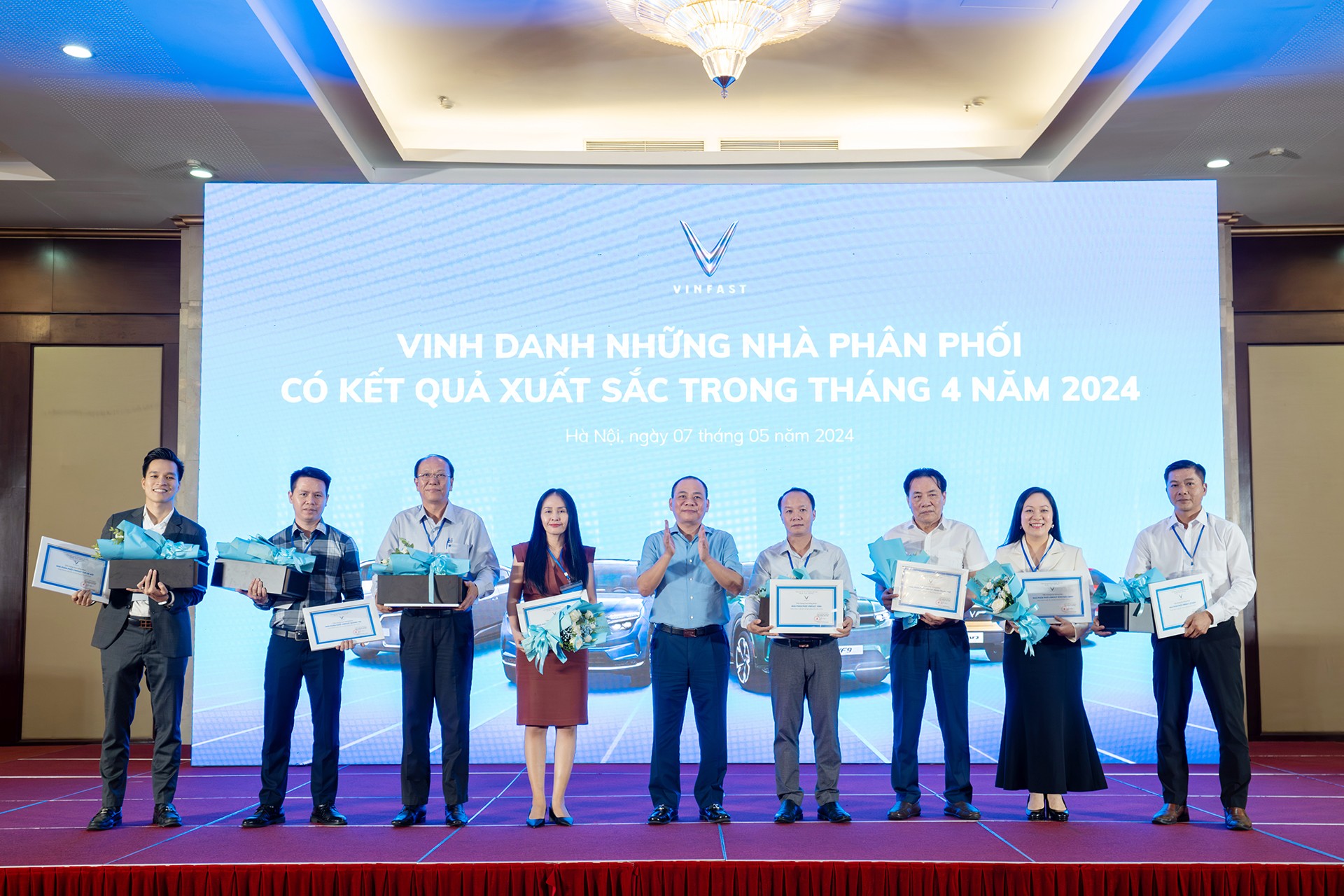 Vinfast công bố nhận cọc VF 3 với giá đặc biệt chỉ từ 235 triệu đồng Vinfast công bố nhận cọc VF 3 với giá đặc biệt chỉ từ 235 triệu đồng