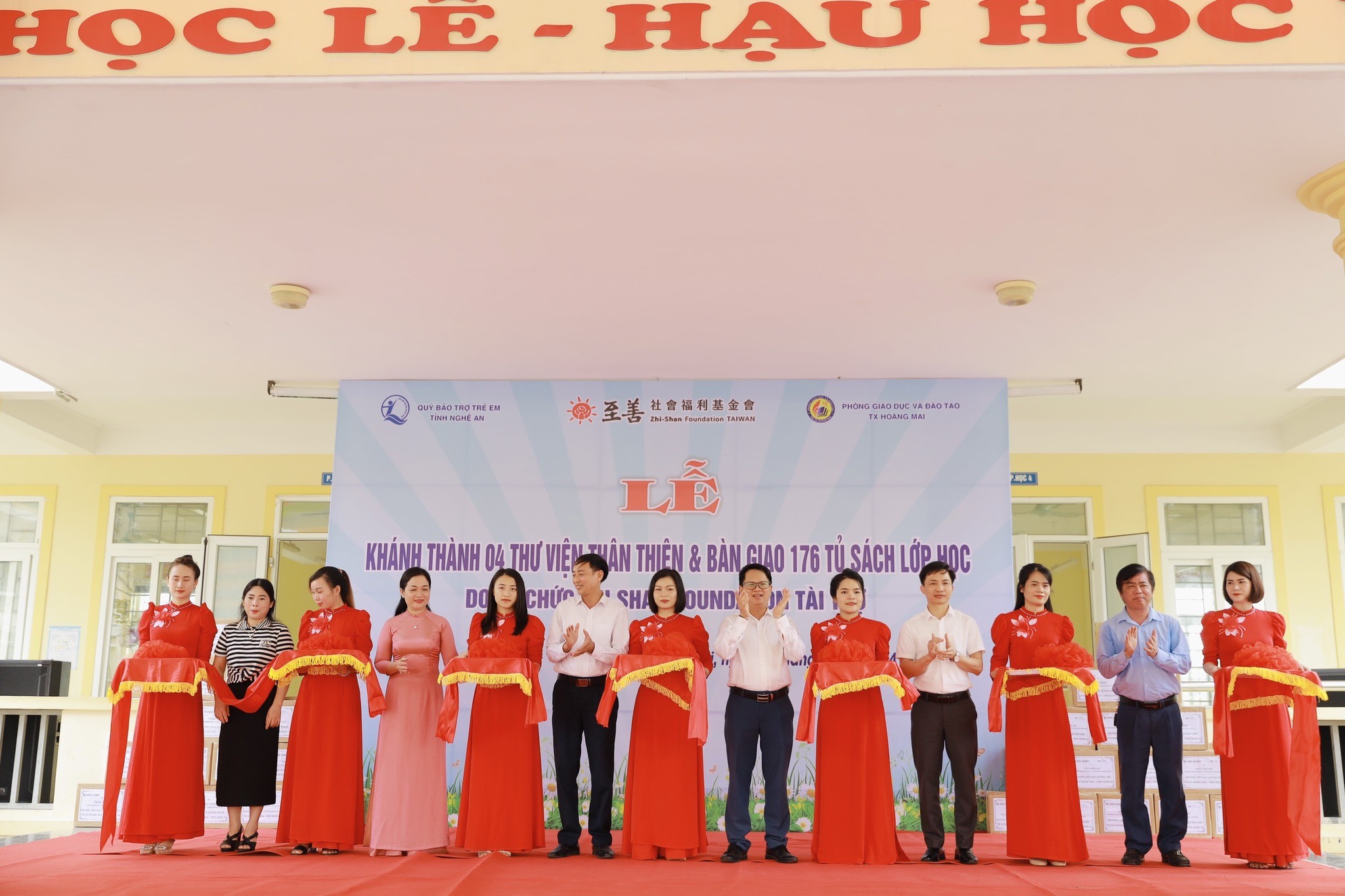 Lễ khánh thành, bàn giao 6 thư viện và 220 tủ sách lớp học cho các trường tại tỉnh Nghệ An. Lễ khánh thành, bàn giao 6 thư viện và 220 tủ sách lớp học cho các trường tại tỉnh Nghệ An.