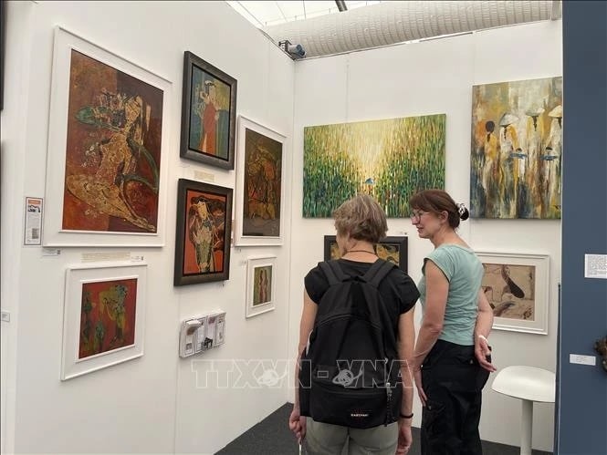 Vietnam Paintings Show Off At Affordable Art Fair 2024 In London Vietnam Paintings Show Off At Affordable Art Fair 2024 In London