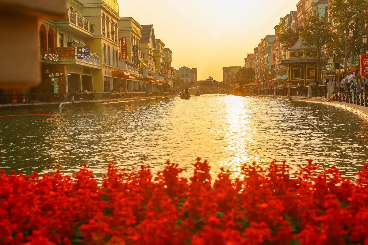 Khung cảnh của The Venice khi chiều về như một góc nước Ý lãng mạn, nên thơ Khung cảnh của The Venice khi chiều về như một góc nước Ý lãng mạn, nên thơ