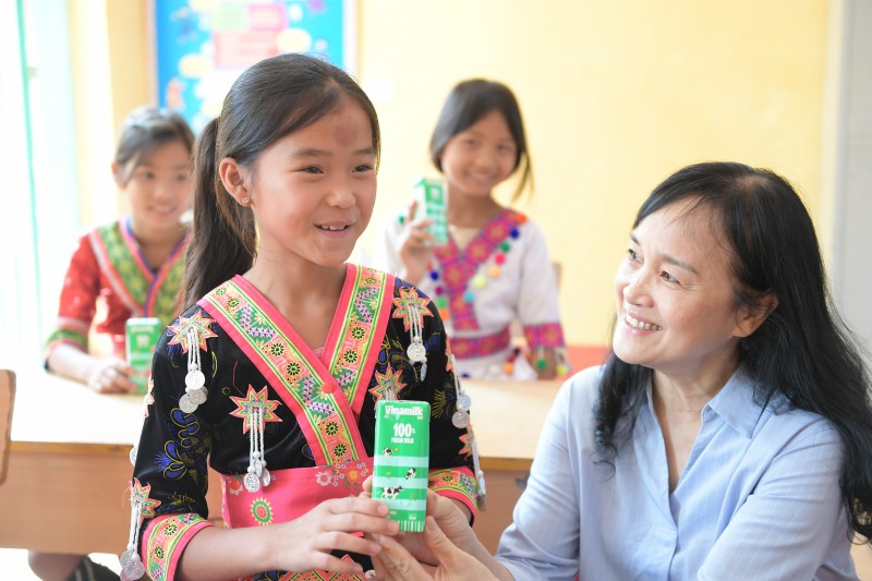 Hành trình 17 năm gieo niềm vui đến trẻ em khó khăn của quỹ sữa vươn cao Việt Nam Hành trình 17 năm gieo niềm vui đến trẻ em khó khăn của quỹ sữa vươn cao Việt Nam