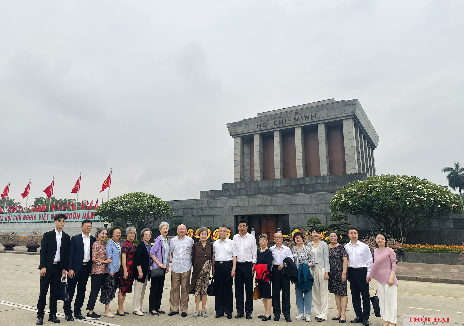 Đoàn nhân sỹ hữu nghị Trung Quốc thăm Việt Nam từ ngày 6/5 đến ngày 13/5 Đoàn nhân sỹ hữu nghị Trung Quốc thăm Việt Nam từ ngày 6/5 đến ngày 13/5
