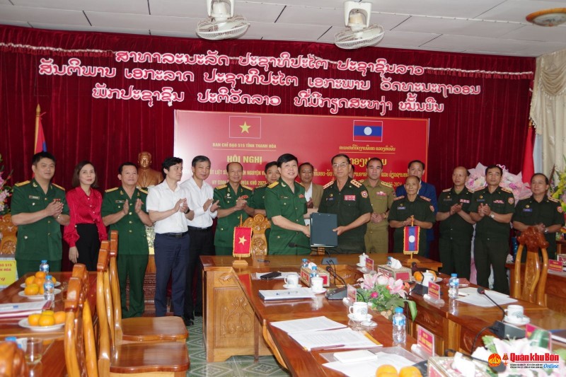 Tiếp nhận 15 hài cốt liệt sỹ hy sinh tại Lào Tiếp nhận 15 hài cốt liệt sỹ hy sinh tại Lào