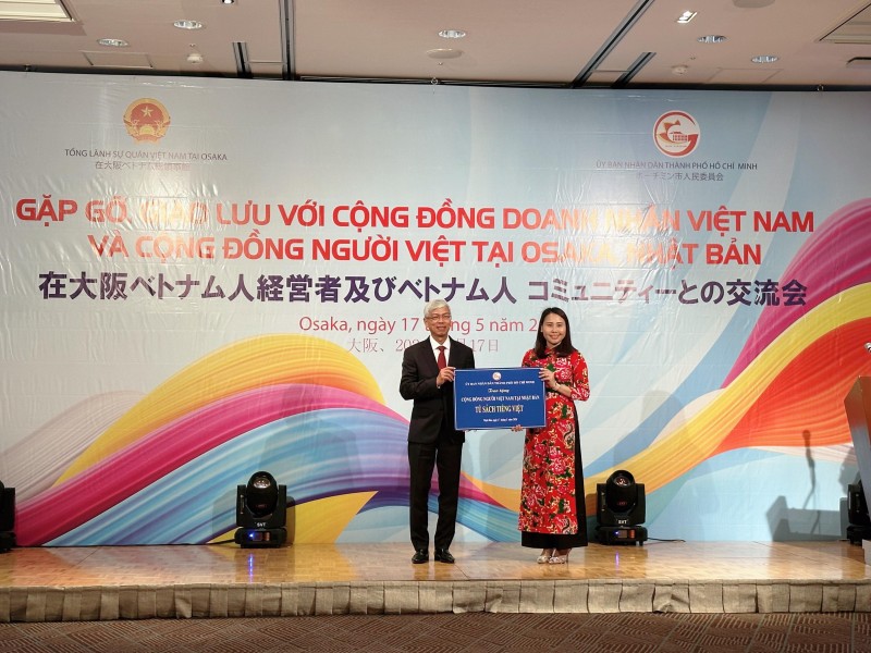 TP.HCM gặp gỡ, giao lưu với cộng đồng người Việt tại Osaka, Nhật Bản TP.HCM gặp gỡ, giao lưu với cộng đồng người Việt tại Osaka, Nhật Bản
