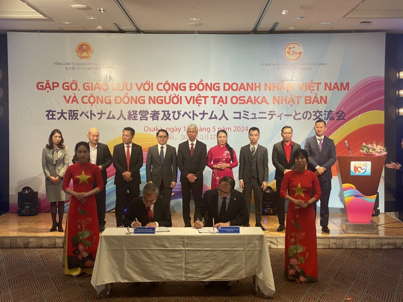 TP.HCM gặp gỡ, giao lưu với cộng đồng người Việt tại Osaka, Nhật Bản TP.HCM gặp gỡ, giao lưu với cộng đồng người Việt tại Osaka, Nhật Bản