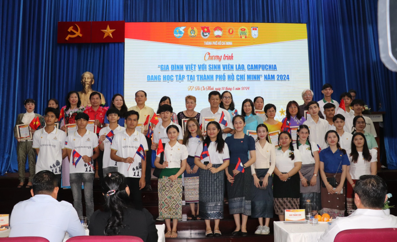 162 sinh viên Lào, Campuchia trải nghiệm cuộc sống sinh hoạt tại các gia đình Việt Kết nối 96 gia đình Việt với 162 sinh viên Lào, Campuchia đang học tập tại Việt Nam