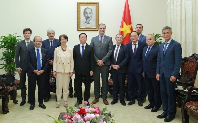 Deputy Prime Minister Tran Hong Ha, leaders of ministries, branches and AFD at the reception - Photo: VGP/Minh Khoi Deputy Prime Minister Tran Hong Ha, leaders of ministries, branches and AFD at the reception - Photo: VGP/Minh Khoi