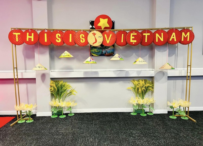 Hơn 100 nghệ sĩ biểu diễn tại “Vietnam Cultural Show London 2024” Hơn 100 nghệ sĩ biểu diễn tại “Vietnam Cultural Show London 2024”