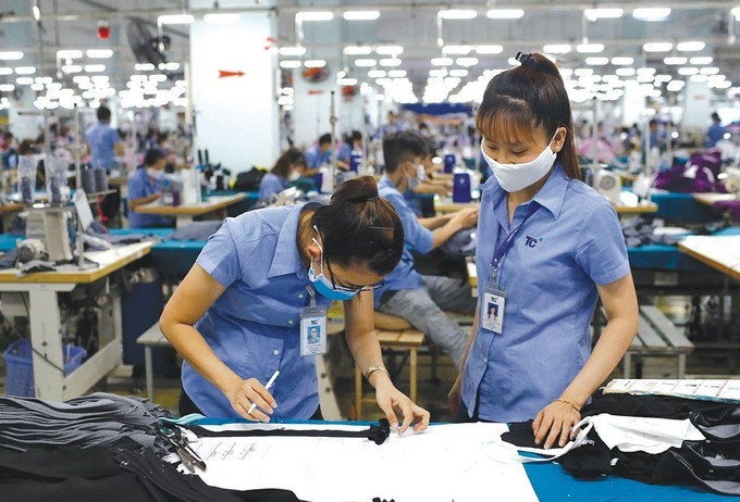 tham dự của 50 công nhân có năng suất lao động cao, có nhiều sáng kiến, sáng tạo, thành tích xuất sắc trong lao động sản xuất (Ảnh:T.L).