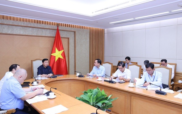 Phó Thủ tướng Trần Hồng Hà chủ trì cuộc họp. (Ảnh: VGP/MK) Phó Thủ tướng Trần Hồng Hà chủ trì cuộc họp. (Ảnh: VGP/MK)