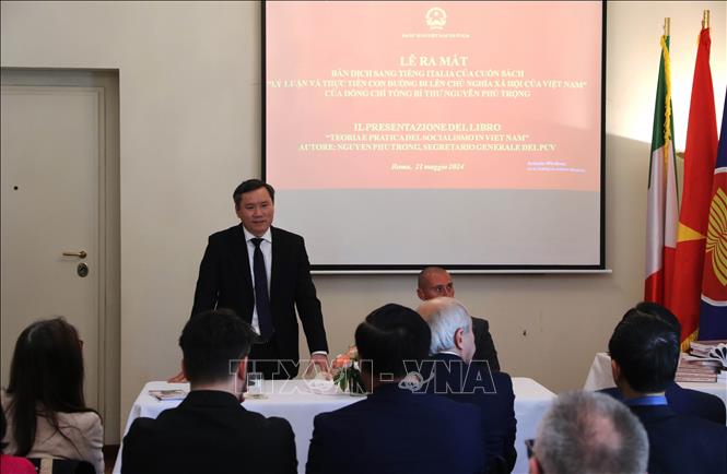 Lễ ra mắt bản dịch tiếng Italy cuốn sách của Tổng Bí thư Nguyễn Phú Trọng Chú thích ảnh