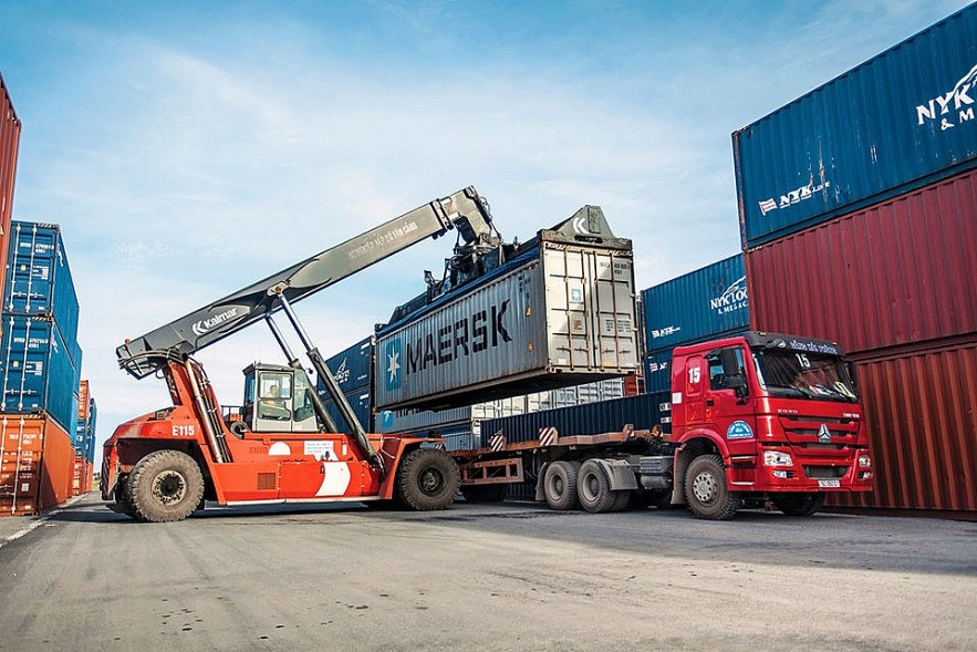 Cargo handling at Haiphong Port. Photo: Hoai Nam/The Hanoi Times Cargo handling at Haiphong Port. Photo: Hoai Nam/The Hanoi Times