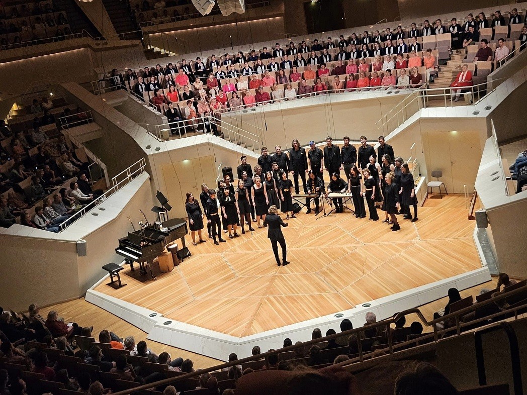 Vietnamese Folk Song Project - A Resounding Success in Berlin's Philharmonie Hall Vietnamese Folk Song Project - A Resounding Success in Berlin's Philharmonie Hall