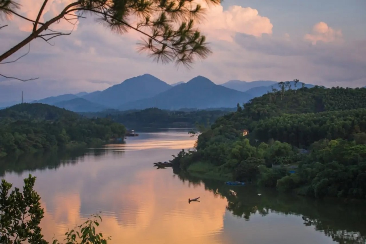 Discover Vong Canh Hill – A Dreamy Landscape In Hue Discover Vong Canh Hill – A Dreamy Landscape In Hue