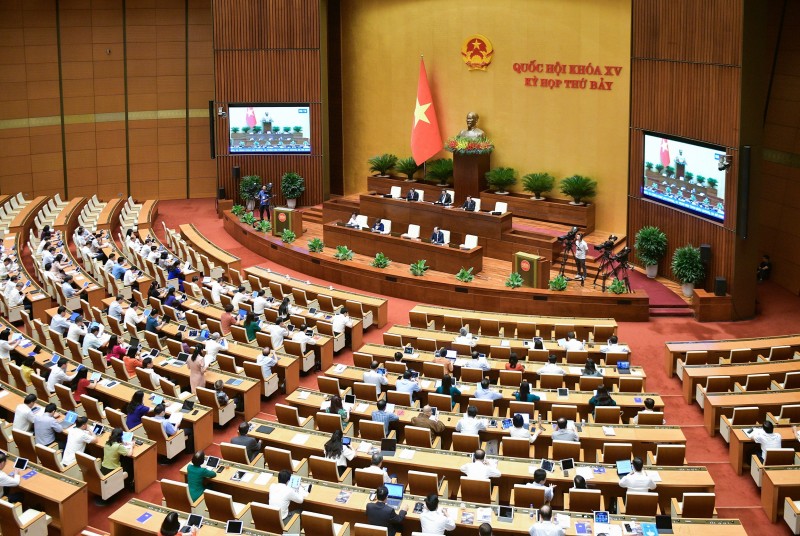 Đại biểu tranh luận trái chiều giữa hai phương án rút bảo hiểm một lần Đại biểu tranh luận trái chiều giữa hai phương án rút bảo hiểm một lần