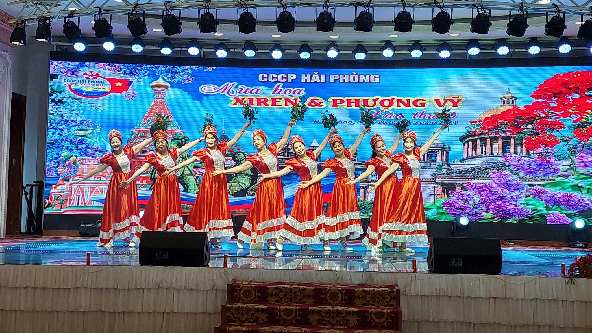 Mái nhà chung của những người yêu mến nước Nga Mái nhà chung của những người yêu mến nước Nga