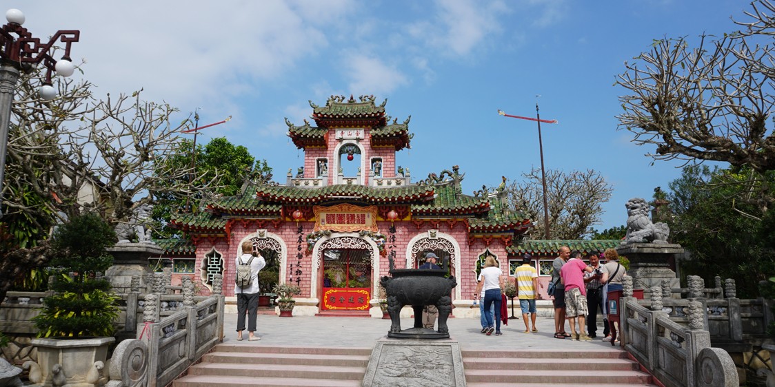 Hội quán Phúc Kiến là hội quán lớn nhất Hội An được xây dựng vào năm 1697 bởi những người Hoa đến từ Phúc Kiến. Hội quán Phúc Kiến là hội quán lớn nhất Hội An được xây dựng vào năm 1697 bởi những người Hoa đến từ Phúc Kiến.