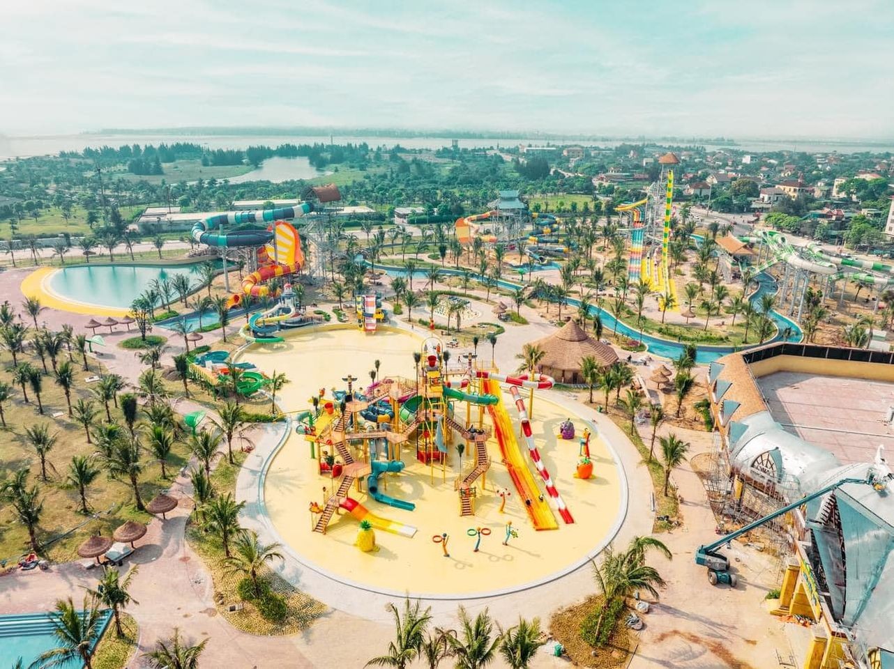 Đếm ngược khai trương tọa độ vui chơi, giải trí “nóng” nhất Bắc Trung Bộ - VinWonders Cửa Hội Đếm ngược khai trương tọa độ vui chơi, giải trí “nóng” nhất Bắc Trung Bộ - VinWonders Cửa Hội