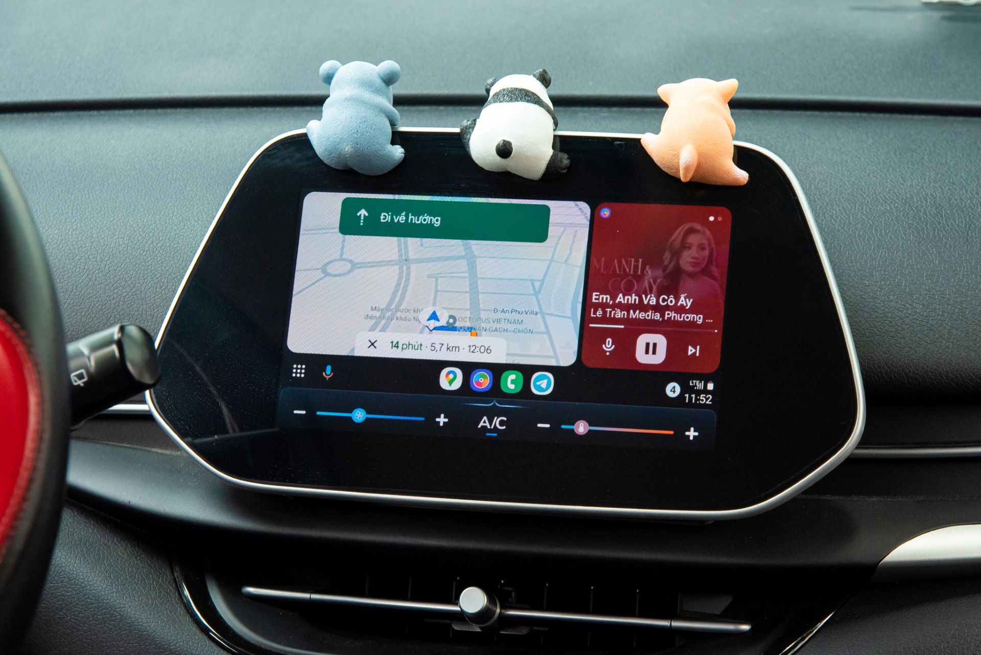 Ảnh 2: Màn hình VF 5 Plus tích hợp tính năng kết nối Android Auto. Ảnh 2: Màn hình VF 5 Plus tích hợp tính năng kết nối Android Auto.
