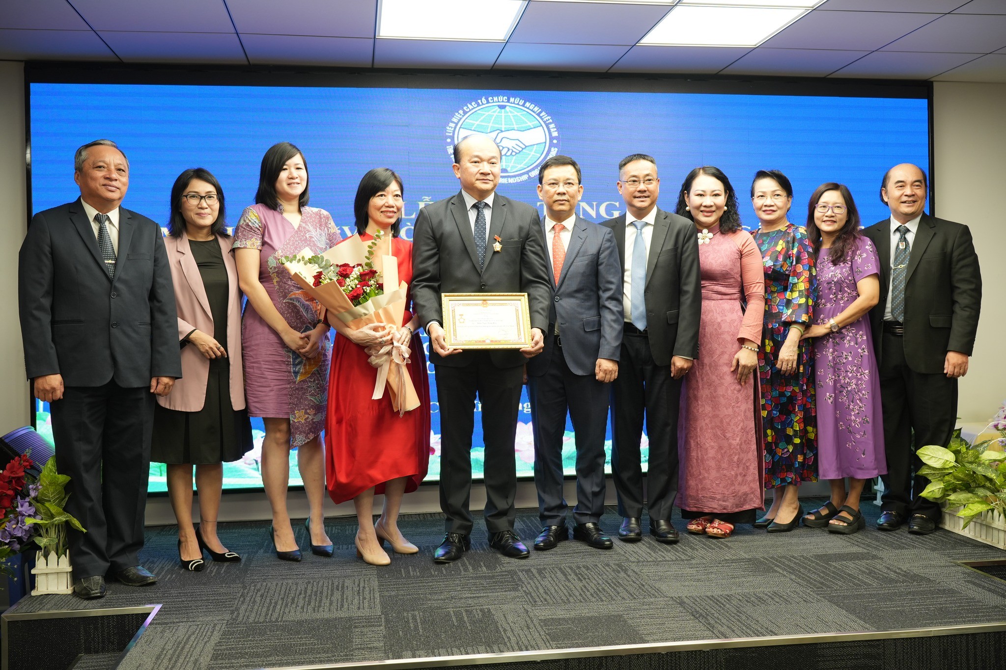 Tổng lãnh sự Singapore tại TP.HCM Kho Ngee Seng Roy: luôn nỗ lực đóng góp cho quan hệ nhân dân Việt Nam - Singapore Tổng lãnh sự Singapore tại TP.HCM Kho Ngee Seng Roy: luôn nỗ lực đóng góp cho quan hệ nhân dân Việt Nam - Singapore